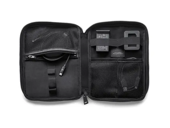 19674_Leica_pouch_2_1920px.jpg