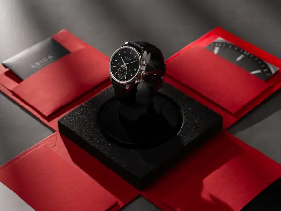 Leica_Watch_ZM 2_alligator_packaging.jpg