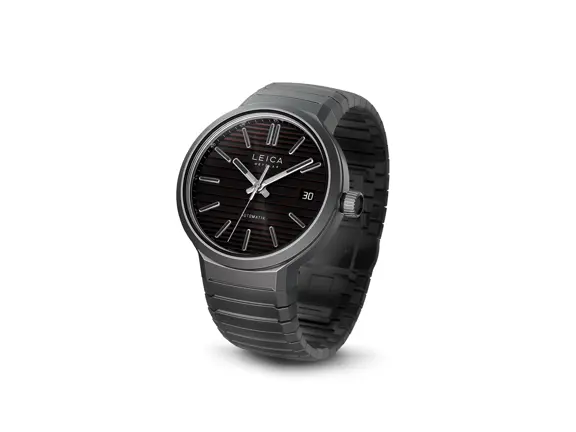 Leica_Watch_ZM_11_Launch_Edition_titanium bracelet_1920х1440_2.jpg