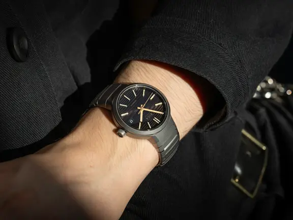 Leica_Watch_ZM_11_Coffee_Black_titanium bracelet_WRIST_1920х1440_1.jpg Leica_Watch_ZM_11_Coffee_Black_titanium bracelet_WRIST_1920х1440_1.jpg