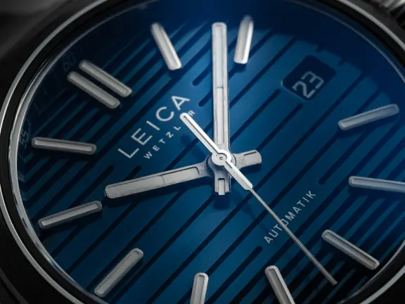 Leica_Watch_ZM_11_Midnight_Blue_CLOSE-UP_1920х1440.jpg