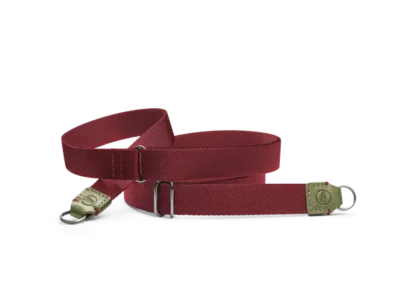 18569_D-Lux 8_carrying-strap-olive-burgundy_1920px.png