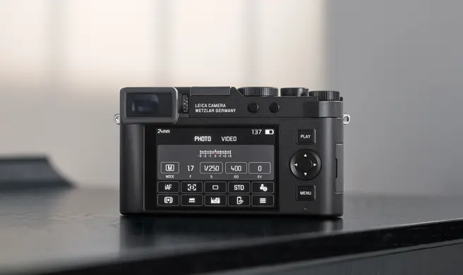 Leica_D-Lux_8_Ambient_UI_1920x1140.jpg
