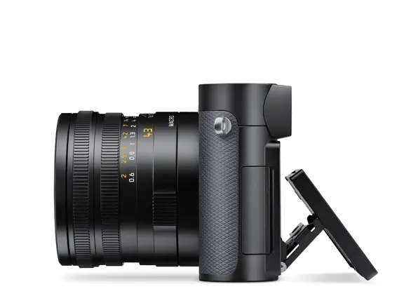 19084_Leica_Q3_43_left_monitor_open_1920px.jpg