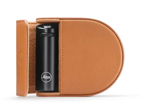 18598_Leica_Lux_Leather_Pouch_front_quer_1920px.webp