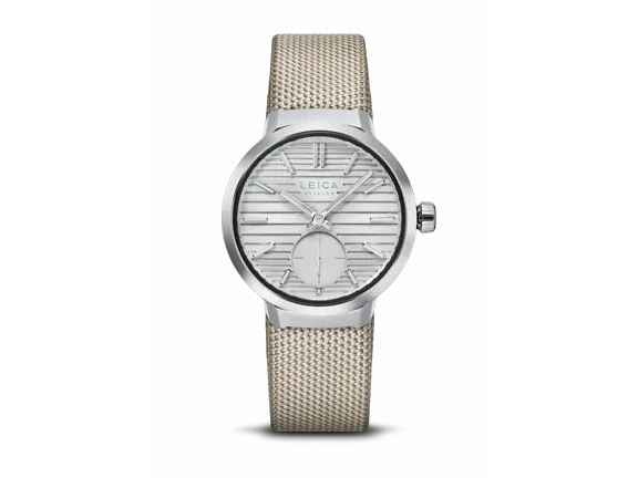 Leica_ZM12_Silver_Grey_Fabric_Strap_1920x1440.webp