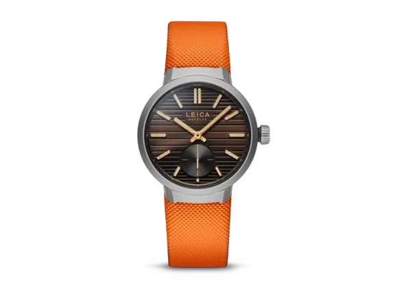 Leica_ZM12_Chocolate_Black_Orange_Clou_De_Paris_Strap_1920x1440.webp