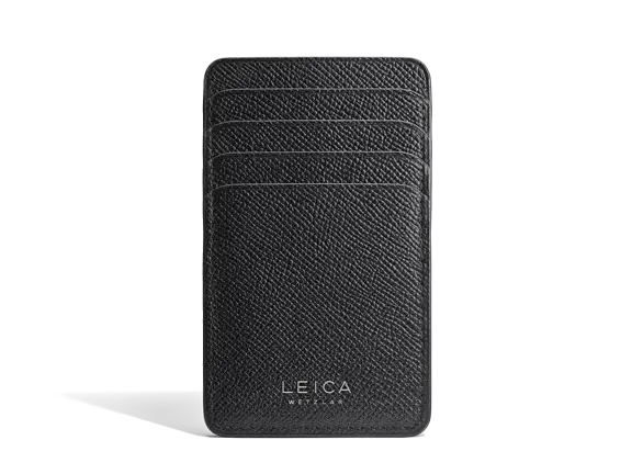 96806_Leica_Cardholder_vertical_1920px.webp