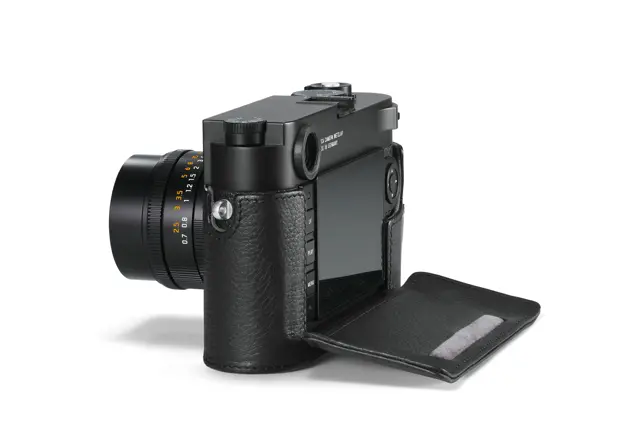 Leica-M10_Protector_black_open.jpg