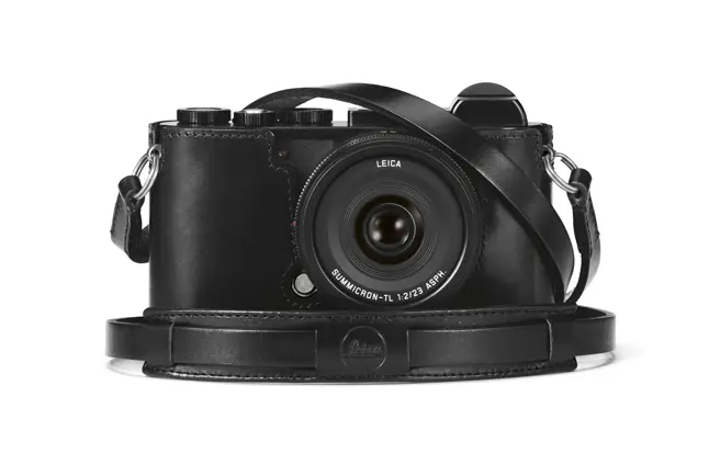 19301_Leica-CL_19524_Protektor_black_19520_Tragriemen_black_Final_iso300_RGB5a13fe0c26b5b.jpg