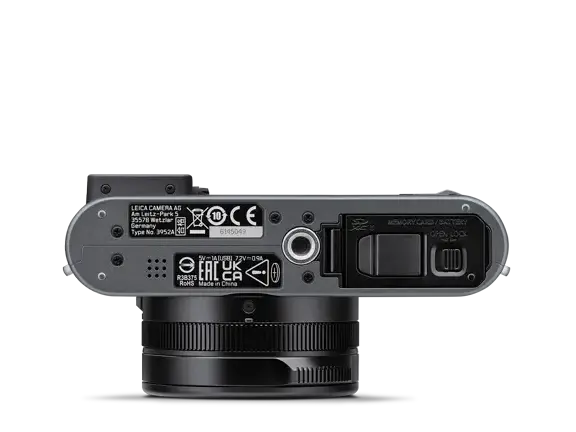 Leica D-Lux 8 Metal Gray bottom