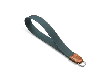 18571_D-Lux 8_wrist-strap-cognac-petrol_1920px.png