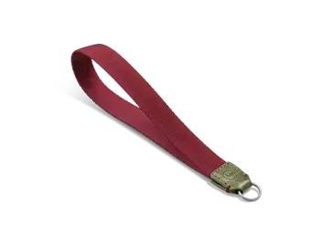 18572_D-Lux 8_wrist-strap-olive-burgundy_1920px.png
