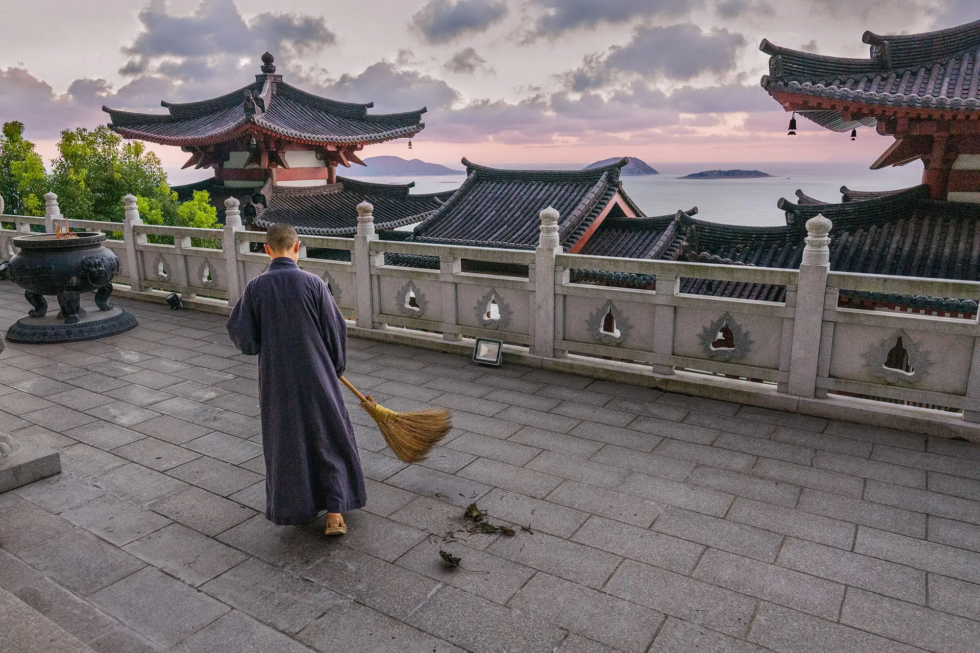 4-McCurry-SL2-China-_-Fegen-_-2400x1600_reference.jpg