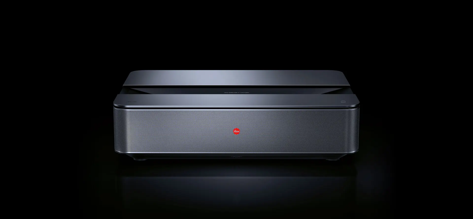 leica_haddock_ifa_black_emotional_03_variante_3840x1780px.png