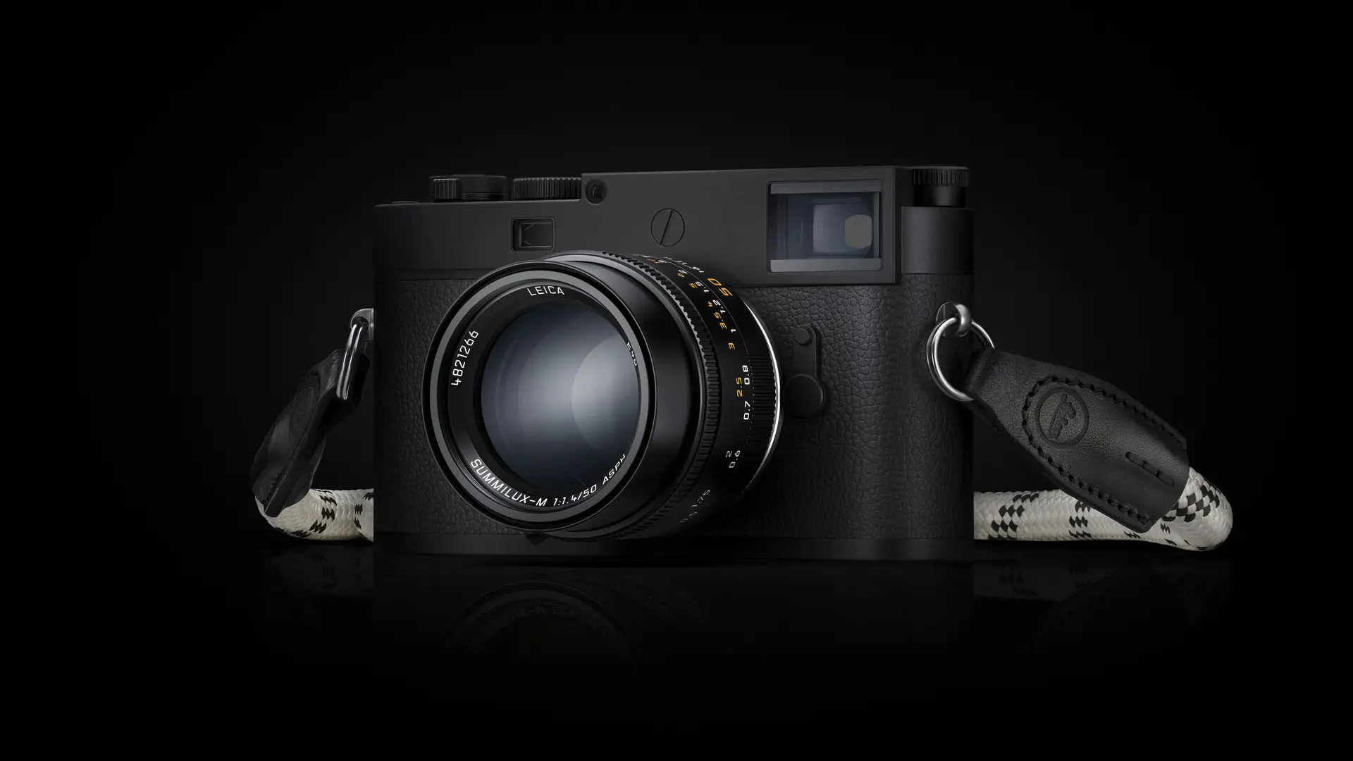 20208_leica_m11_monochrom_hero-strap_spiegelung_hires_blk_rgb_3840x2160.jpg
