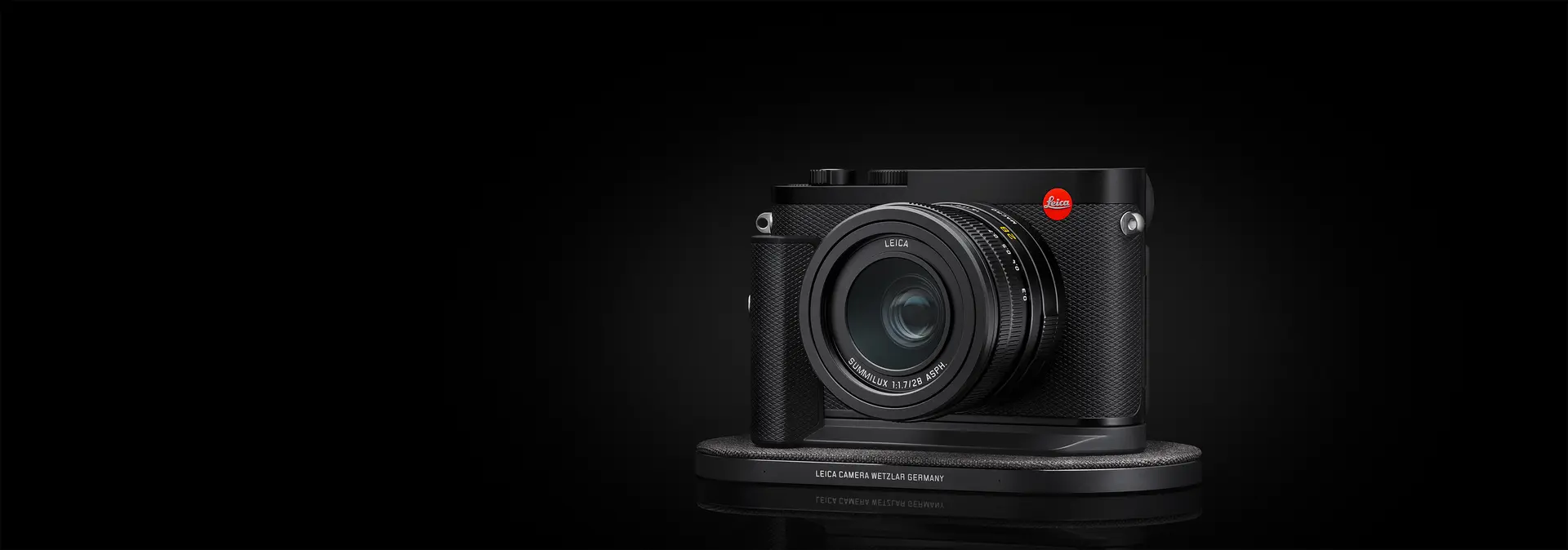 Leica_Q3_hero_plate_blk_hero-image_3840x1348.jpg