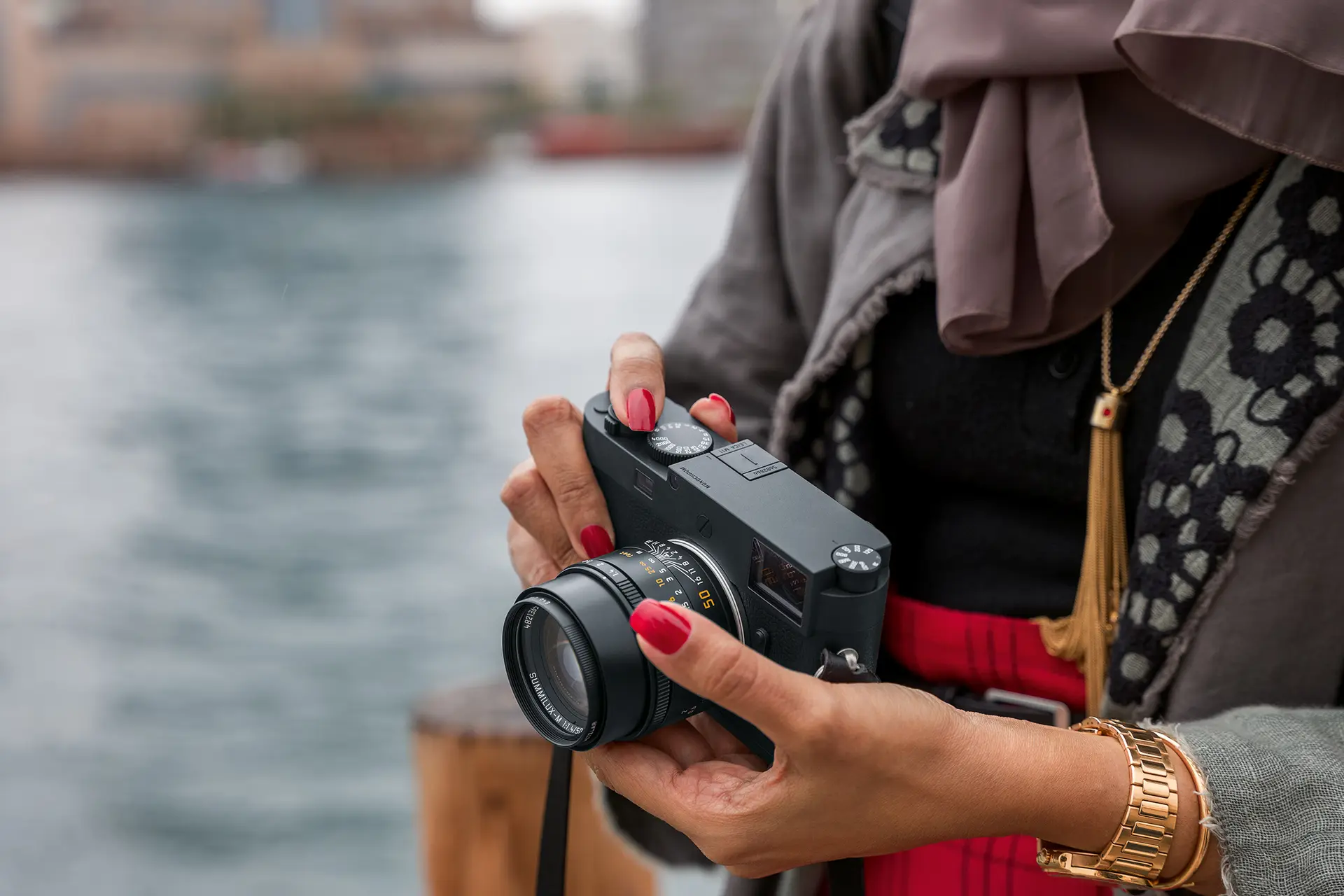 leica_m11_mono_fatma_l1000788_rgb_2400px.jpg