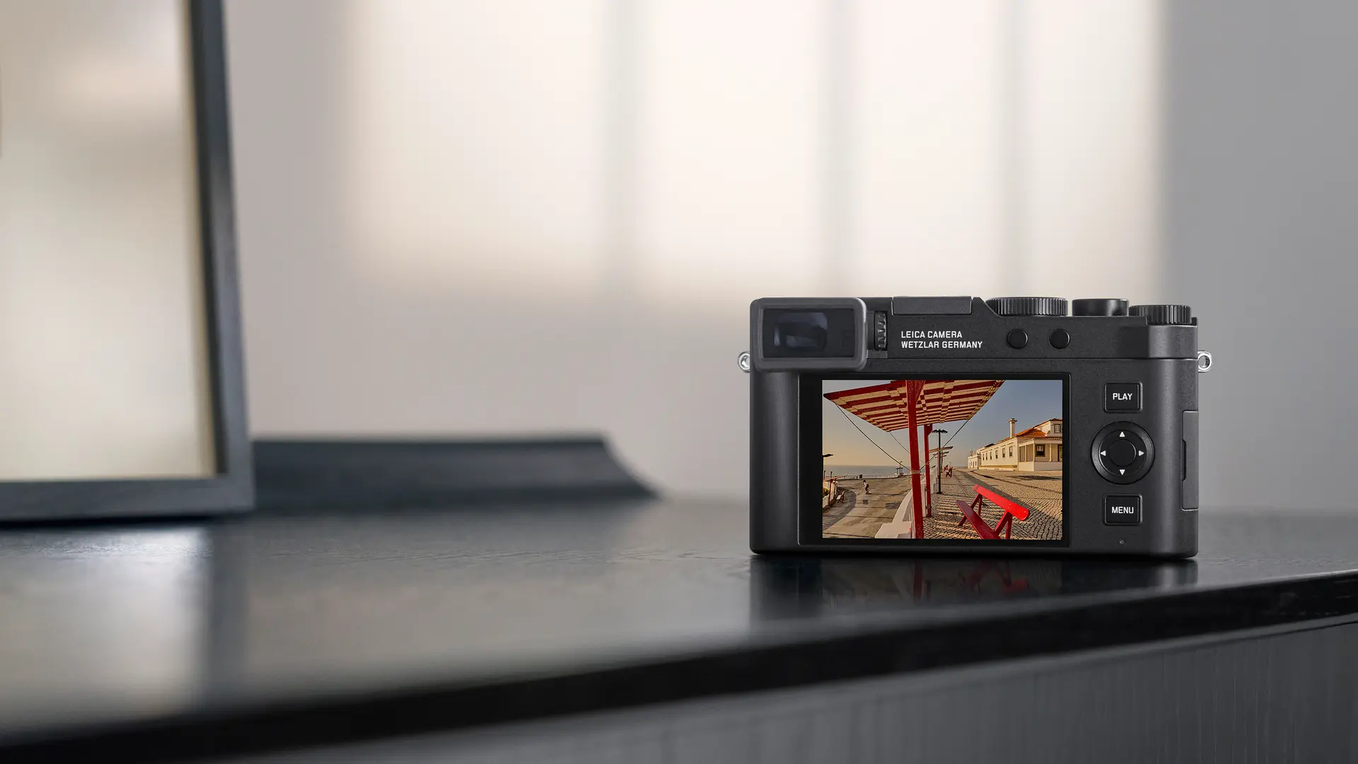 Leica D-Lux 8 Displayview