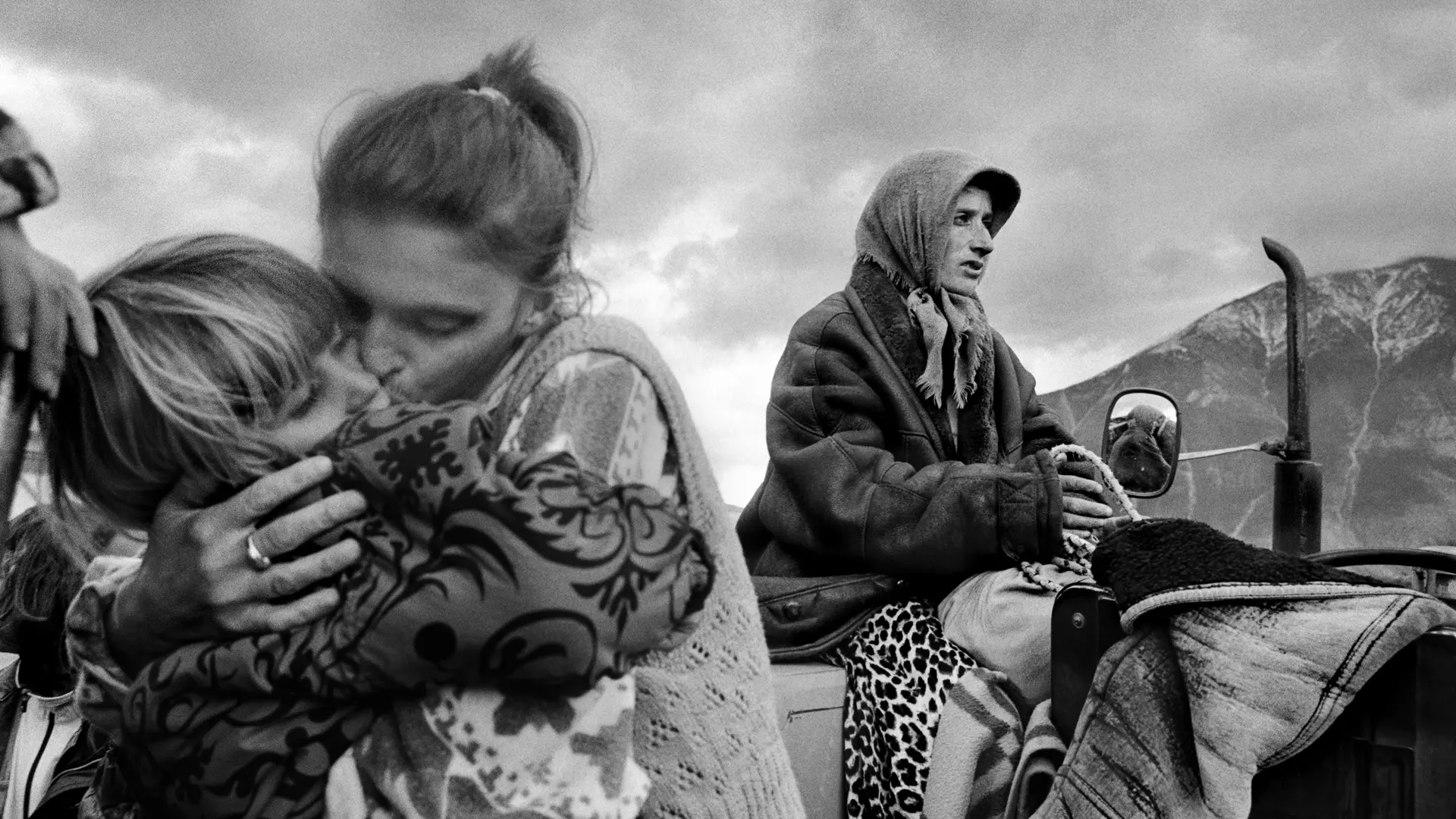 Image taken by Tom Stoddart, a refugee camp in Kukes, Albania.