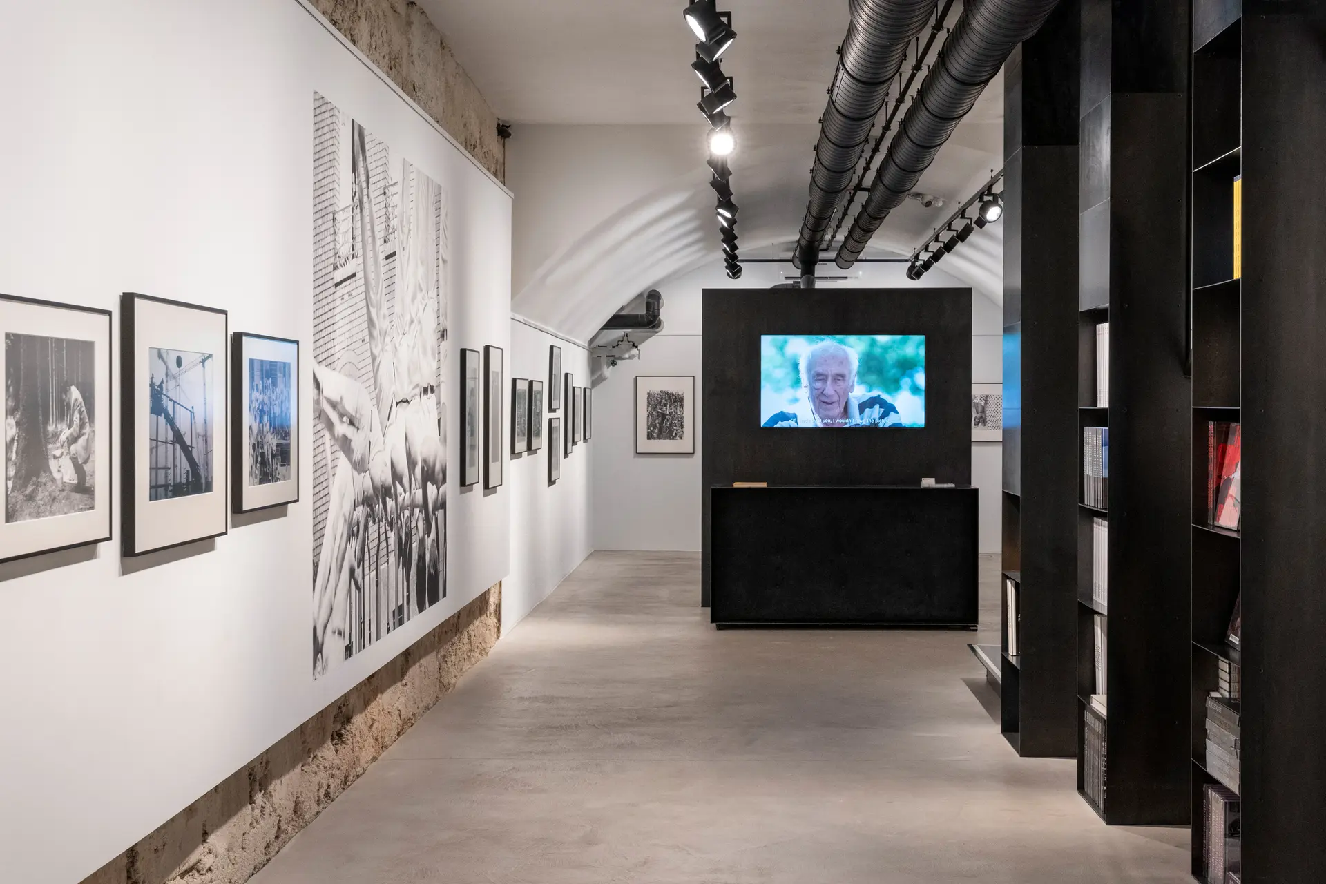 Picture of the Leica Gallery Stuttgart with works by Thomas Hoepker