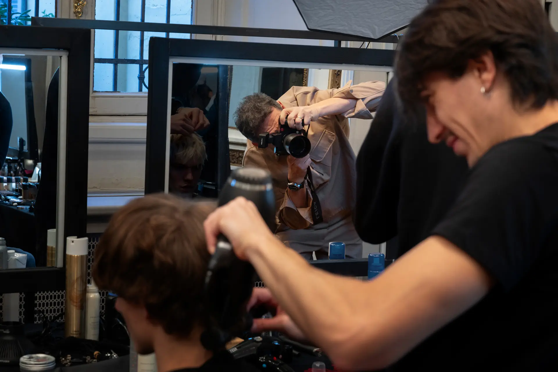Stefano Guindani with a Leica SL3-S backstage
