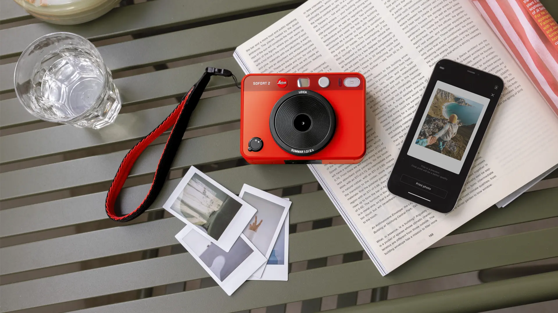 The Leica SOFORT 2 on a table