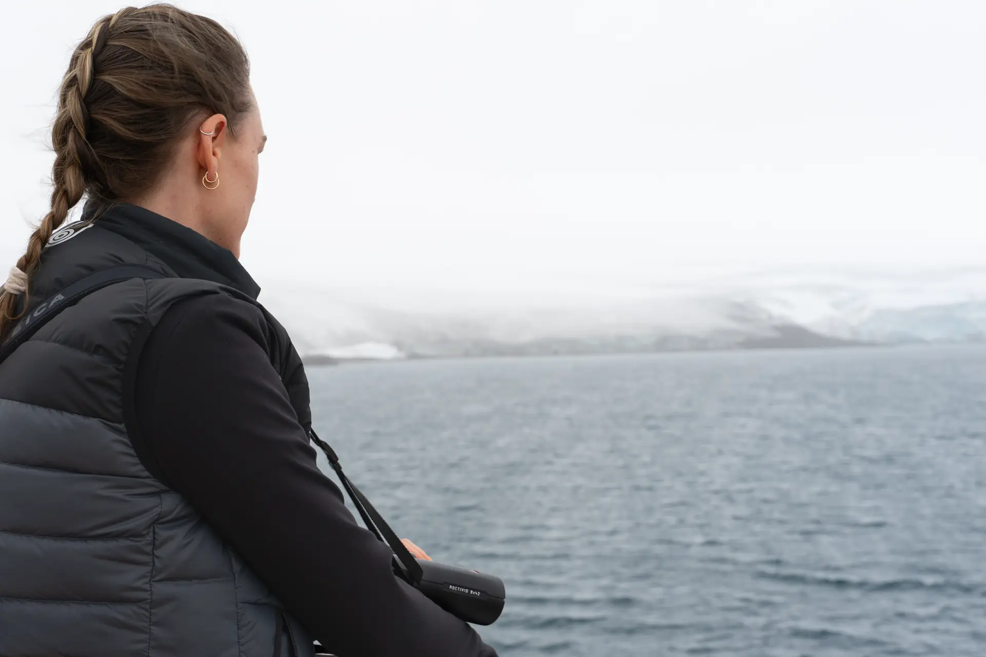 Observing the landscape with Leica Noctivid