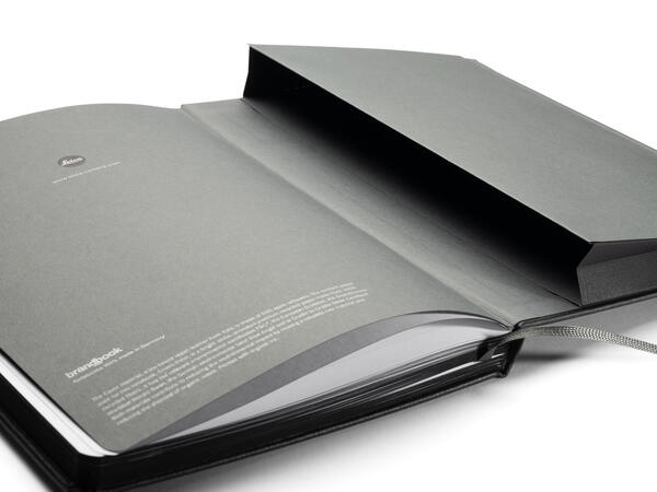 98901_Leica_Notebook_open2_PIM.jpg
