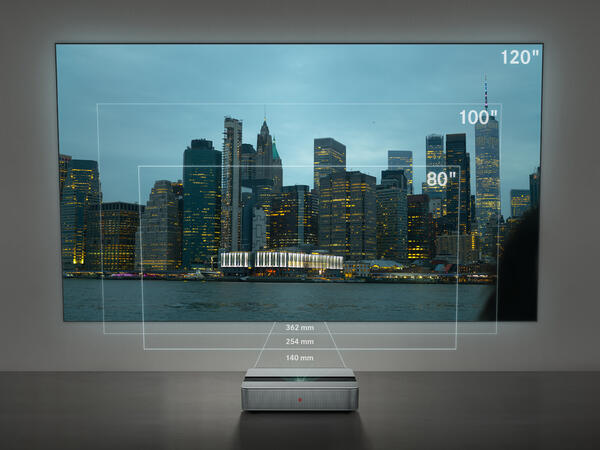 LeicaCine1_Front_Top_Open_distance-screen_WEB_1920x1440.jpg