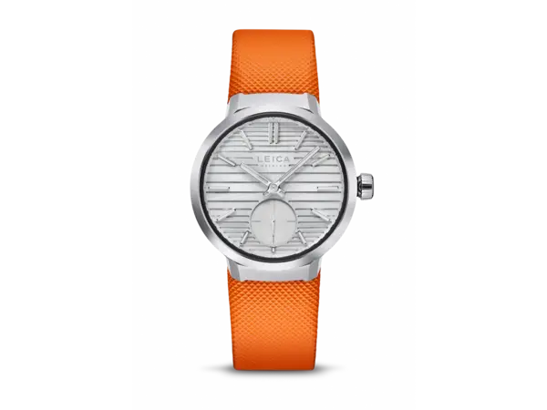 Leica_ZM12_Silver_Grey_Orange_Clou_De_Paris_Strap_1920x1440.webp