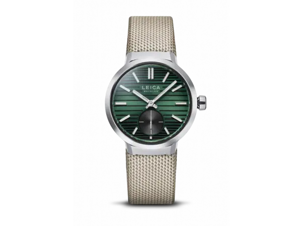 Leica_ZM12_Olive_Black_Fabric_Strap_1920x1440.webp