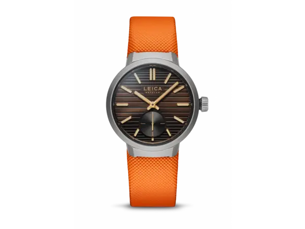 Leica_ZM12_Chocolate_Black_Orange_Clou_De_Paris_Strap_1920x1440.webp