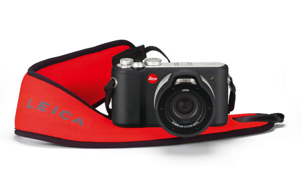 leica_x-u_floating_carrying_strap1572723dcd2c5758afe0baa2276.jpg
