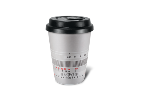 Kaffeebecher-Noctilux-silber_mit-Deckel_960x640_teaser-480x320.png