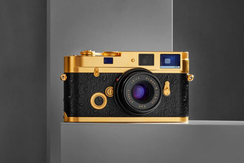Chairity_Leica_MP_Gold_web.jpg