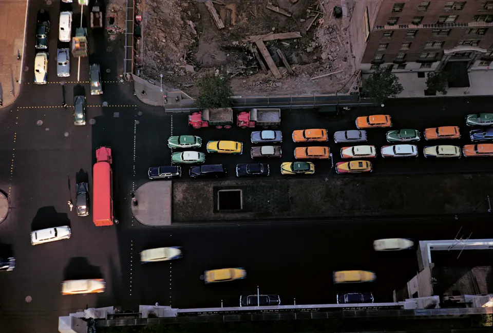 Street gorge, New York City, USA 1954 / © Werner Bischof / Magnum Photos