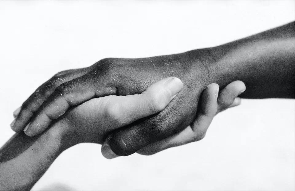 01_Love Matters_Tatjana Patitz_Ollie Ferguson © Nomi Baumgartl_Leica Galerie Wetzlar 2022.jpg