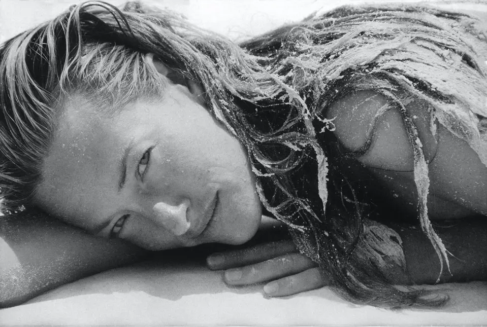 02_Tatjana-Patitz_Grand-Bahama-Island-2001-©-Nomi-Baumgartl_Leica-Galerie-Wetzlar-2022.jpg