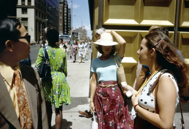 © JOEL MEYEROWITZ, NEW YORK CITY, 1974