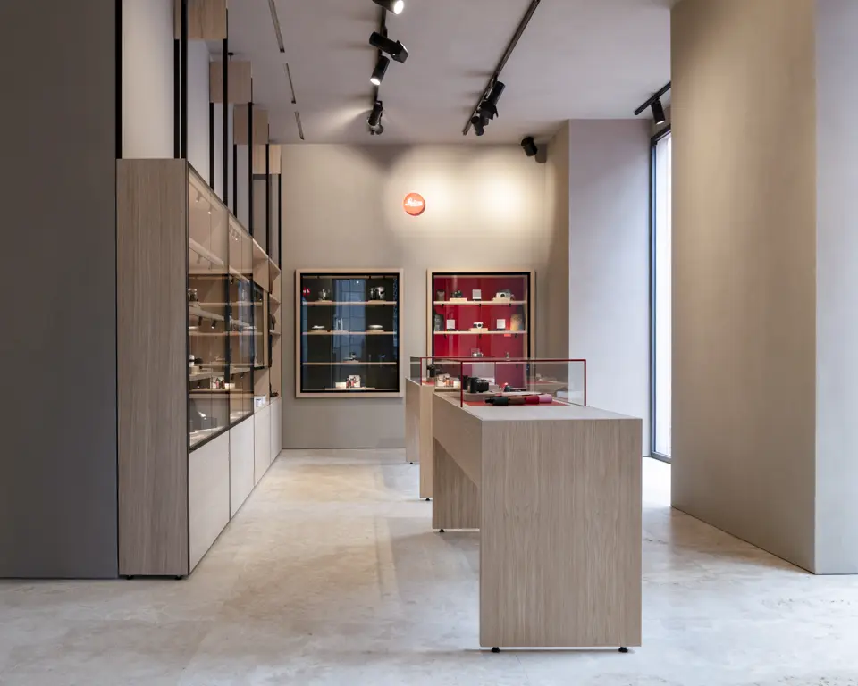leica store milano 1