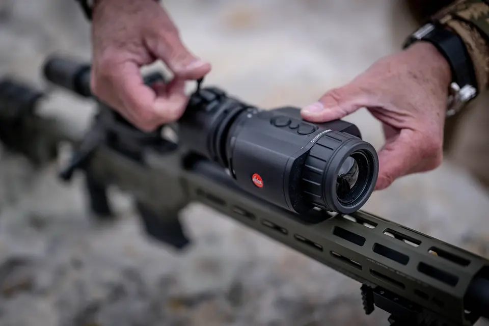 Leica-Calonox-2-Sight_Easy-to-swap-between-different-rifles