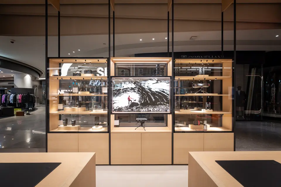 Leica Store Seoul Lotte Tower inside.