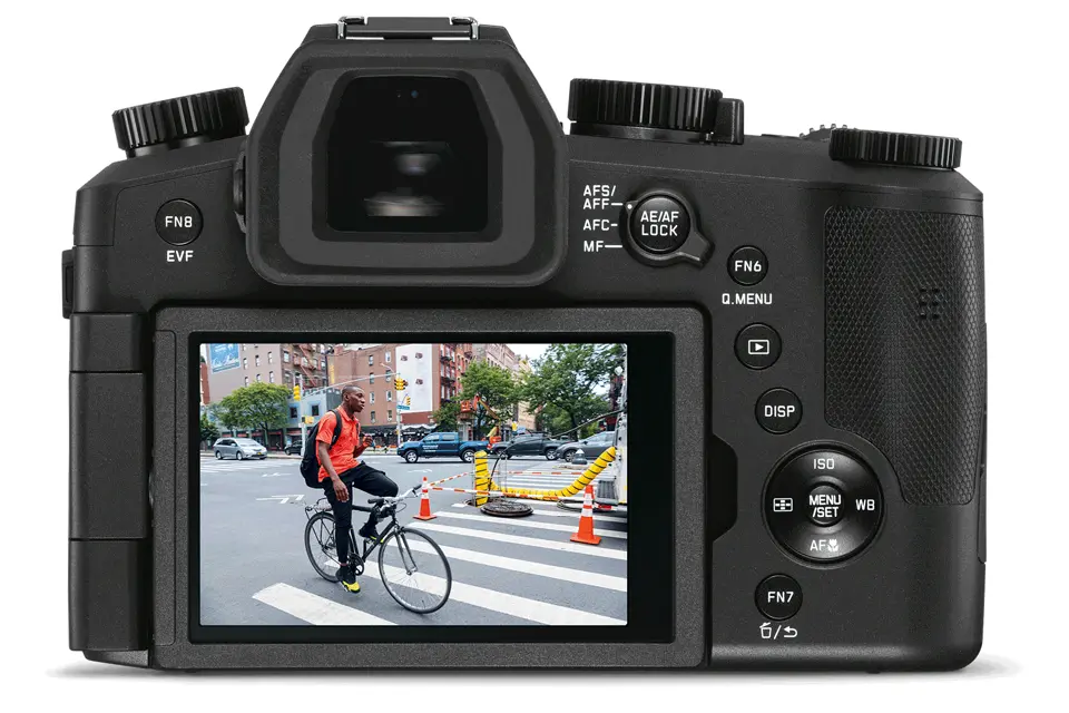 V-Lux 5 with animated image on display. 