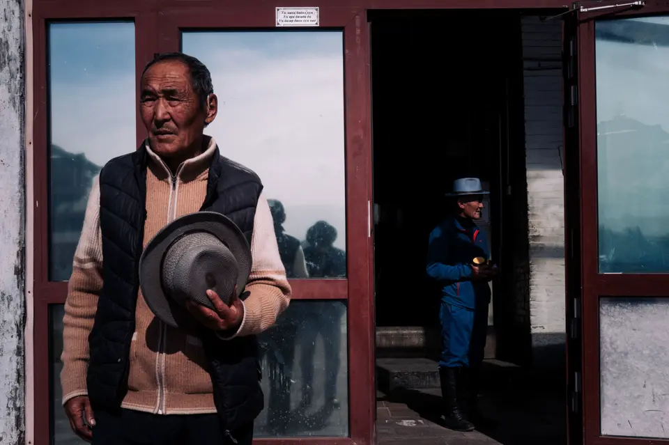 Knox Bertie_Mongolia_Station Men