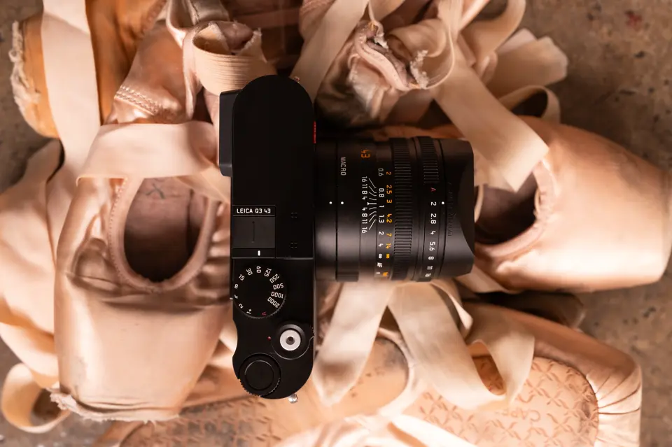 Leica Q3 43 and ballerinas