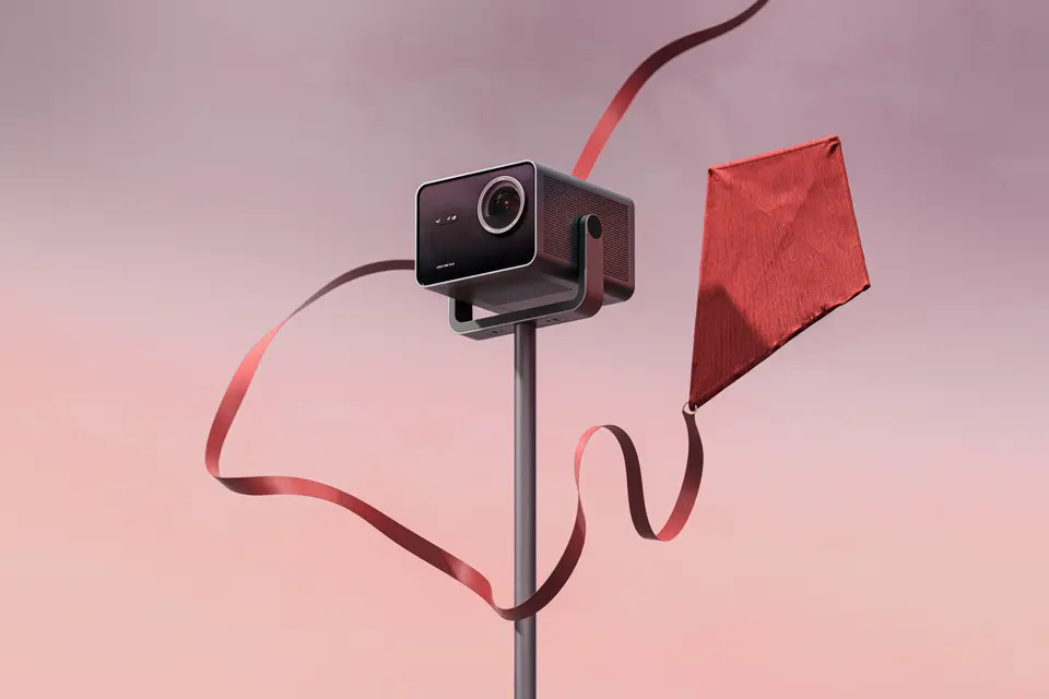 Red Kite behind Cine Play 1 