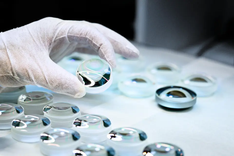 leica production of lenses