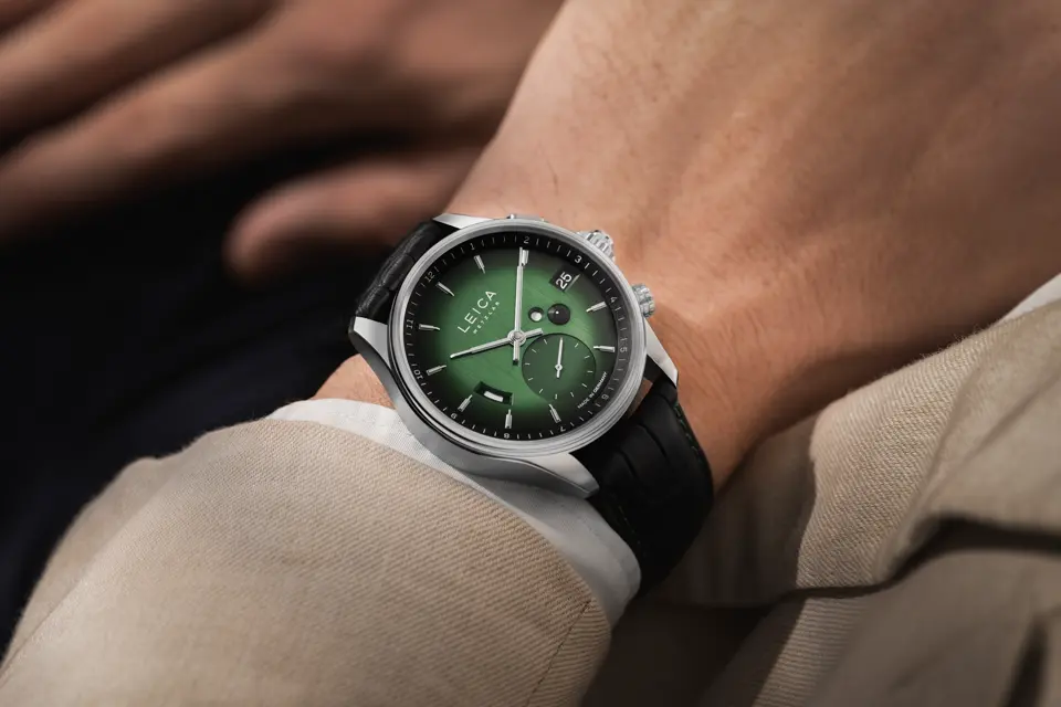 man wearing Leica ZM 2 Urban Green