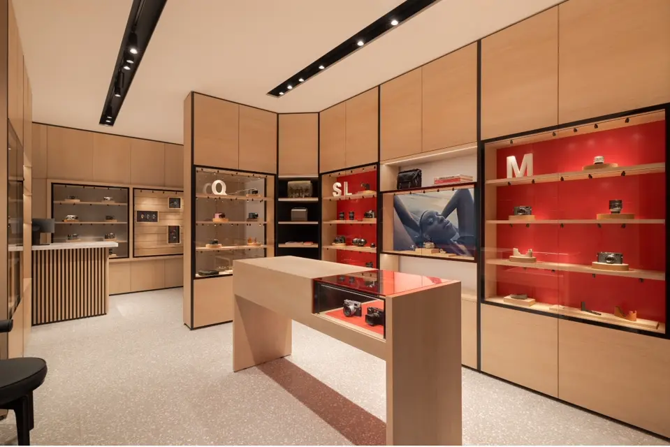 Leica Store ION Orchard